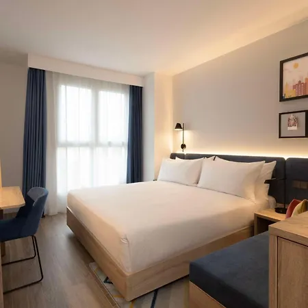 Hampton By Hilton Martiricos 3* Malaga