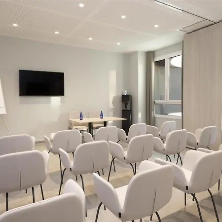 Hotel Hampton By Hilton Martiricos