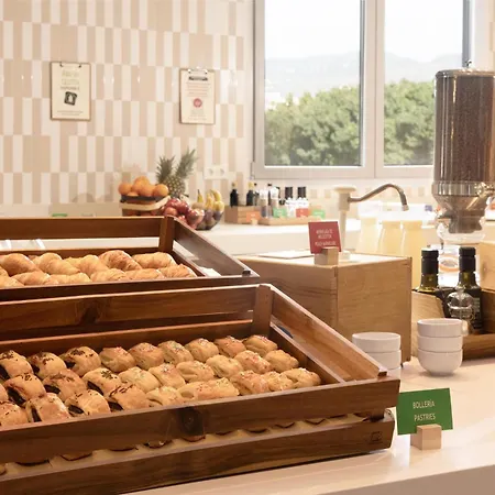 Hampton By Hilton Martiricos Hotel